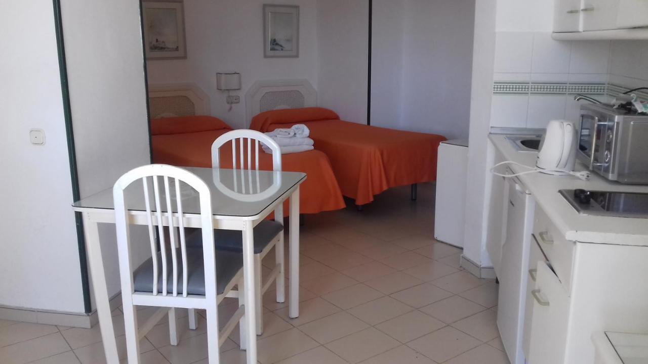 Apartamentos Mediterraneo Nerja Kültér fotó